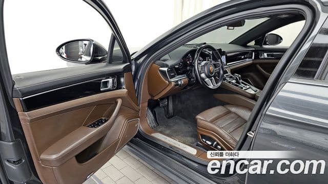 Porsche Panamera 2018 — Şəkil 27/36