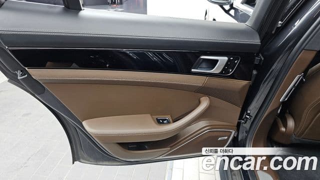 Porsche Panamera 2018 — Şəkil 4/36