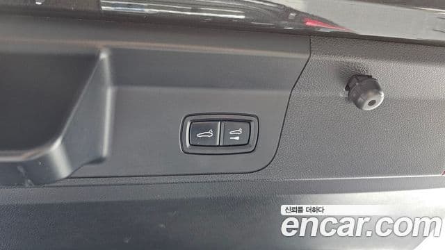 Porsche Panamera 2018 — Şəkil 20/36