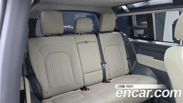 Land Rover Defender 2021 — Photo 14/33