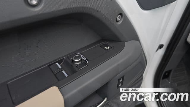 Land Rover Defender 2021 — Photo 3/33