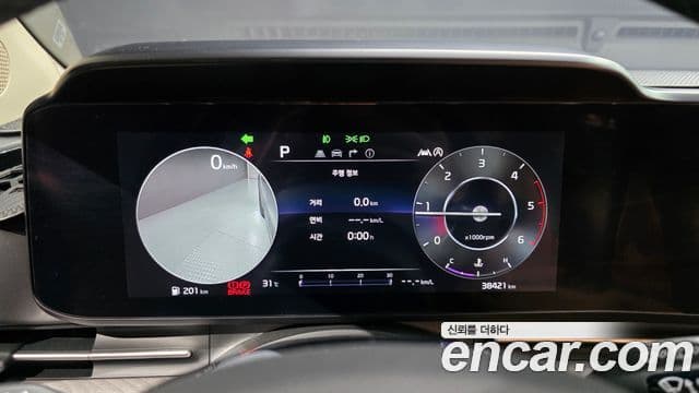 Kia Carnival 2023 — Фото 8/20