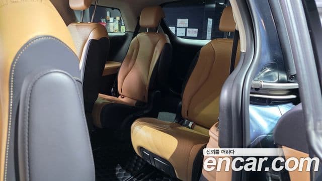 Kia Carnival 2023 — Фото 11/20