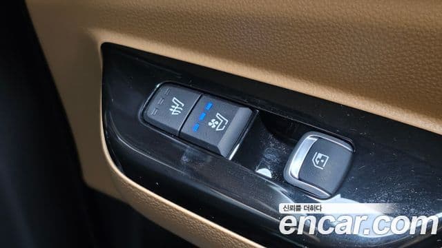 Kia Carnival 2023 — Фото 19/20