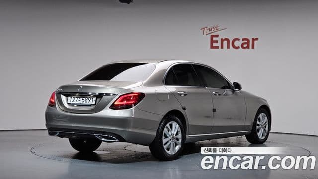 Mercedes-Benz C-Class 2020 — Фото 2/20