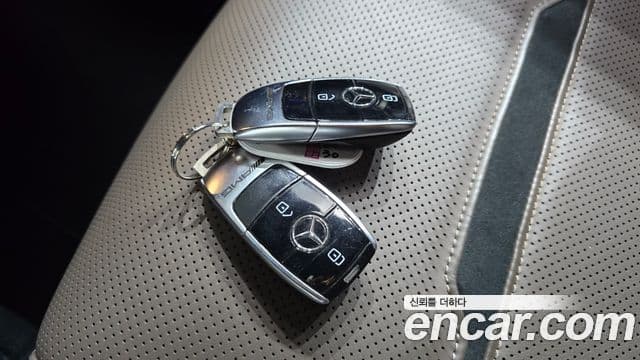 Mercedes-Benz G-Class 2020 — Фото 16/20