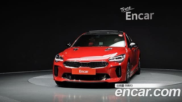 Kia Stinger 2021 — Фото 3/20