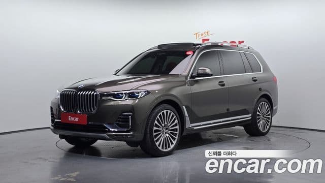 BMW X7 2022 — Фото 1/20