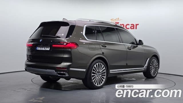 BMW X7 2022 — Фото 2/20