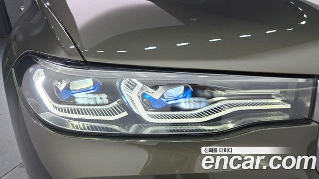 BMW X7 2022 — Şəkil 29/34
