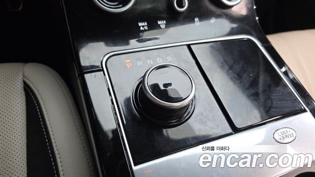 Land Rover Range Rover Velar 2018 — Photo 6/20