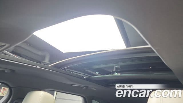 Land Rover Range Rover Velar 2018 — Photo 18/20