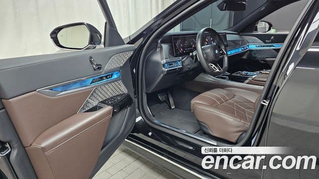 BMW 7 Series 2023 — Şəkil 10/20