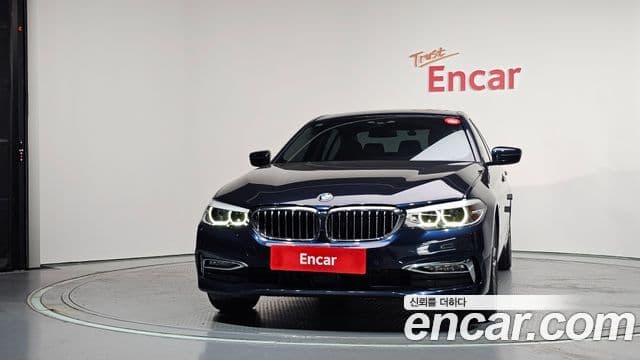 BMW 5 Series 2018 — ფოტო 3/20