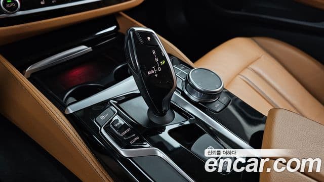 BMW 5 Series 2018 — ფოტო 9/20