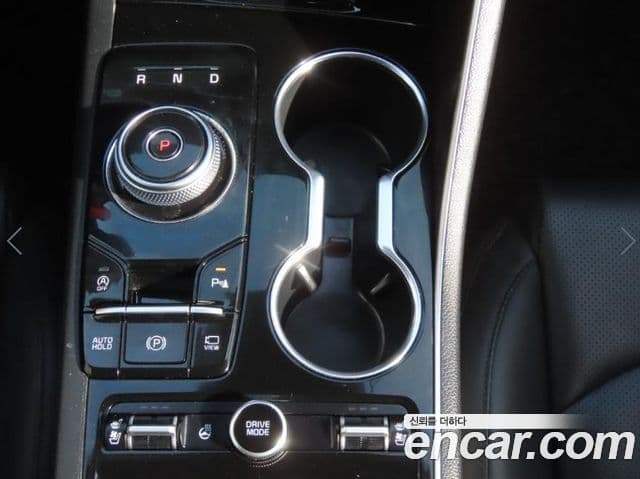 Kia K5 2022 — ფოტო 8/20