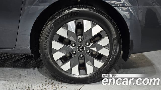 Hyundai Staria 2022 — Şəkil 35/40