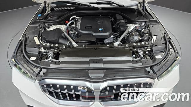 BMW 5 Series 2024 — Photo 30/37