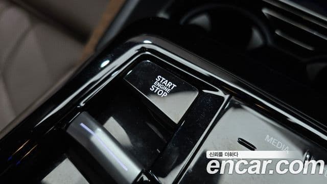 BMW 5 Series 2024 — Photo 36/37