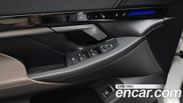 BMW 5 Series 2024 — Photo 3/37