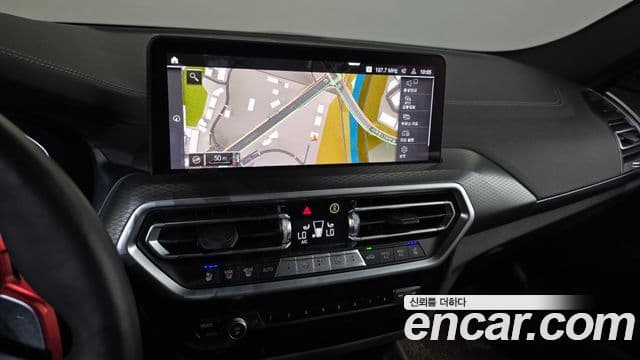 BMW X4 2023 — Фото 12/20