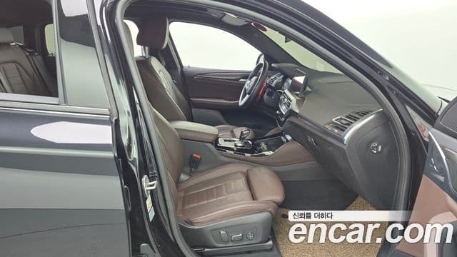 BMW X4 2023 — Photo 16/36