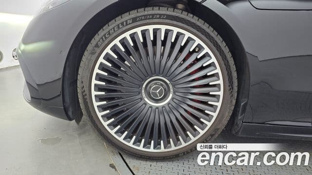 Mercedes-Benz EQS 2022 — Photo 9/31