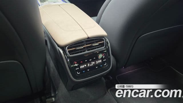 Mercedes-Benz EQS 2022 — Photo 14/31