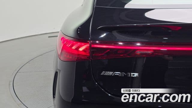 Mercedes-Benz EQS 2022 — Photo 8/31