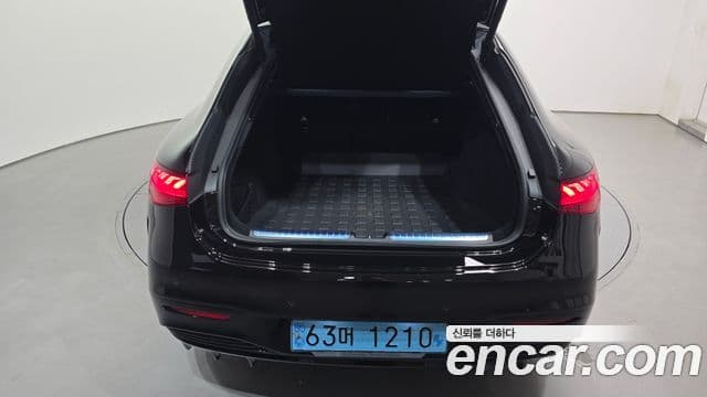 Mercedes-Benz EQS 2022 — Photo 13/31