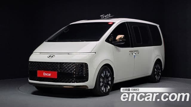 Hyundai Staria 2025 — Фото 1/20