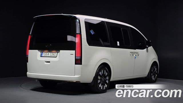 Hyundai Staria 2025 — Фото 2/20