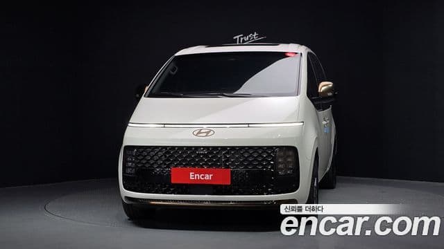 Hyundai Staria 2025 — Фото 3/20