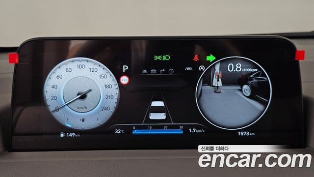 Hyundai Staria 2025 — Фото 8/20