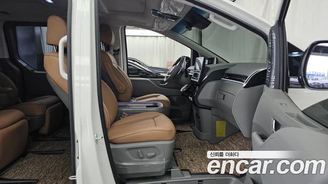 Hyundai Staria 2025 — Фото 11/20
