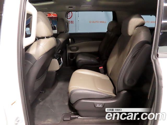Kia Carnival 2023 — Şəkil 10/20