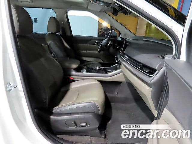 Kia Carnival 2023 — Şəkil 8/20