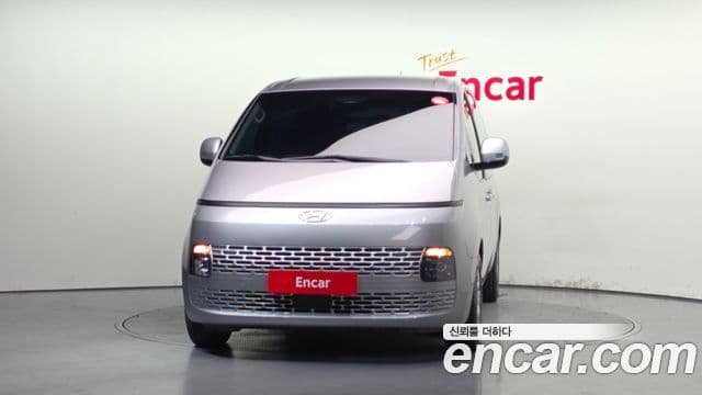 Hyundai Staria 2023 — Şəkil 3/20