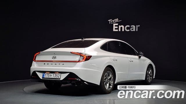 Hyundai Sonata 2021 — ფოტო 2/20