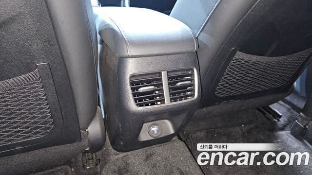 Hyundai Sonata Hybrid 2021 — Photo 2/30