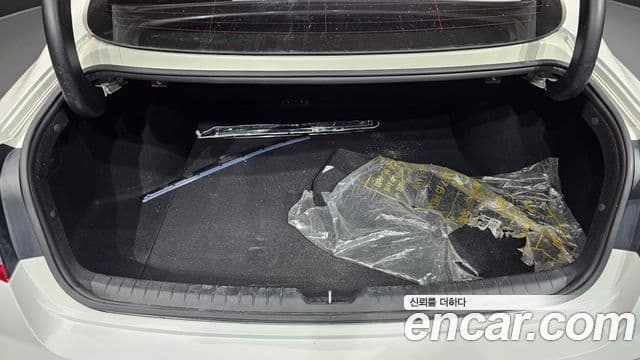 Hyundai Sonata Hybrid 2021 — Photo 30/30