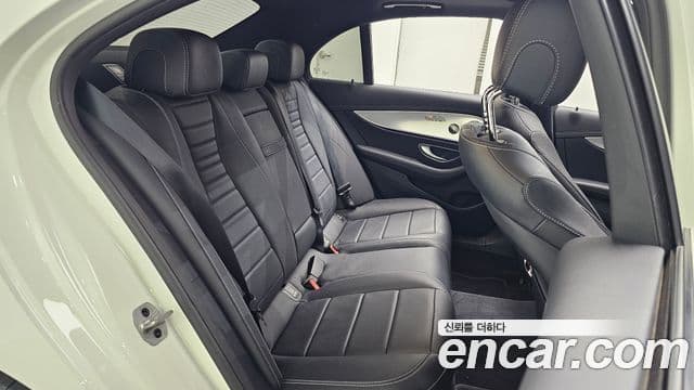 Mercedes-Benz E-Class 2021 — Фото 11/20