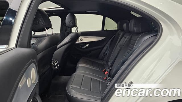 Mercedes-Benz E-Class 2021 — Фото 12/20