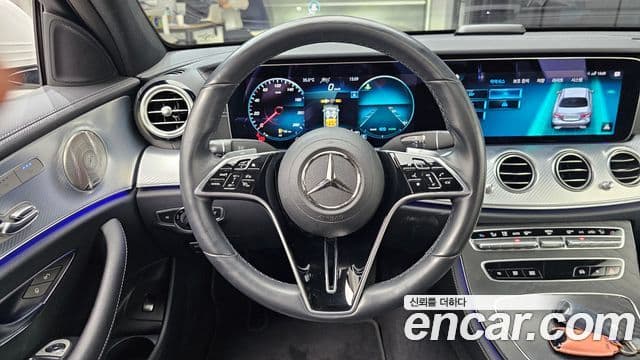 Mercedes-Benz E-Class 2021 — Фото 13/20