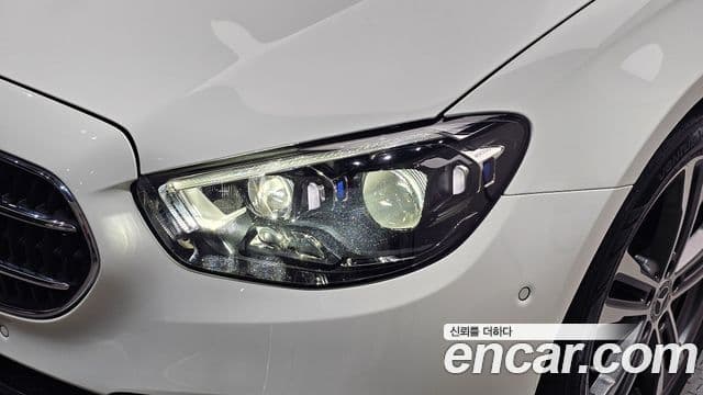 Mercedes-Benz E-Class 2021 — Şəkil 30/33