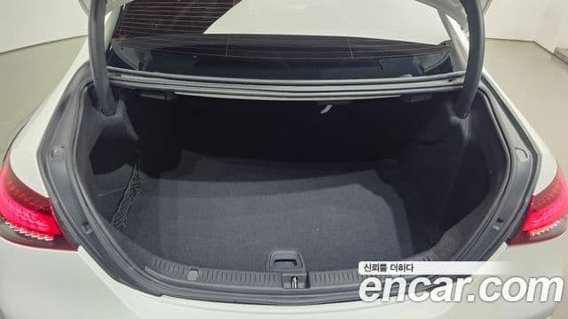 Mercedes-Benz E-Class 2021 — Şəkil 24/33