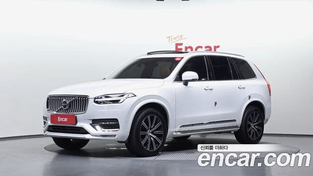Volvo XC90 2020 — ფოტო 25/36