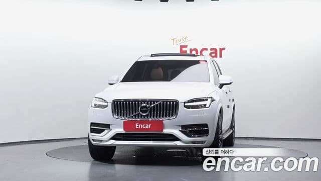 Volvo XC90 2020 — ფოტო 17/36