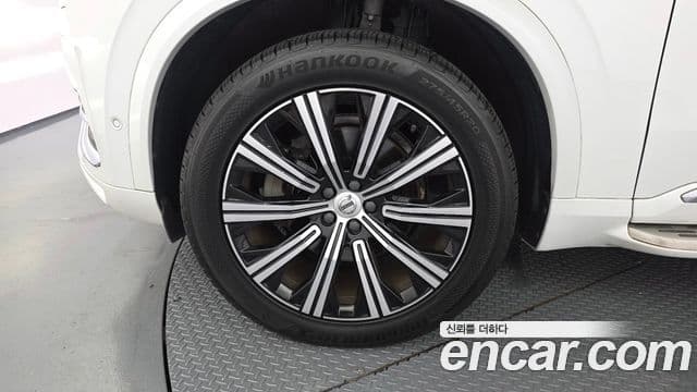 Volvo XC90 2020 — ფოტო 2/36