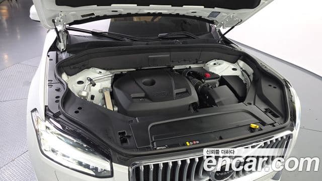 Volvo XC90 2020 — ფოტო 22/36
